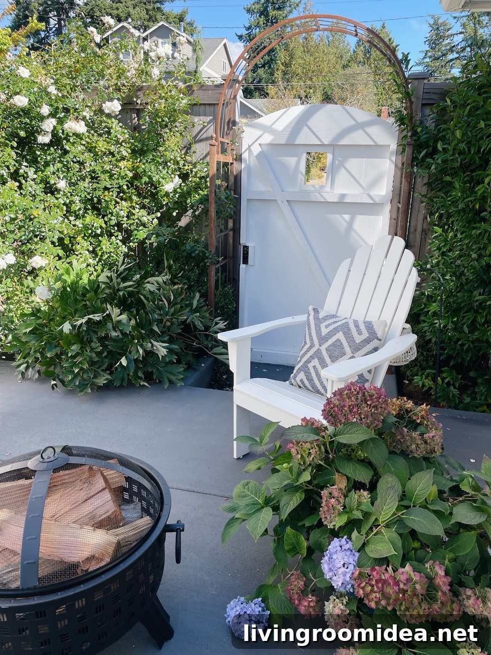 Charming Cottage Gates with Decorative Cutout Designs 7 Inspiration for cottage gates with windows and cutout designs