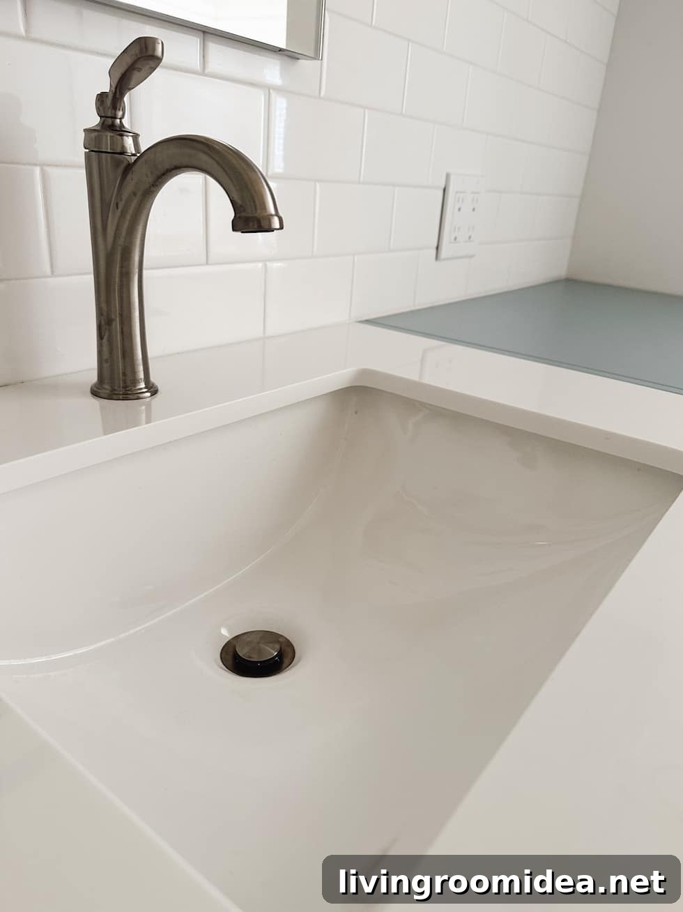 Tiny Cottage Empty Home Tour: Step Inside This Cozy Retreat 23 Tiny cottage bathroom