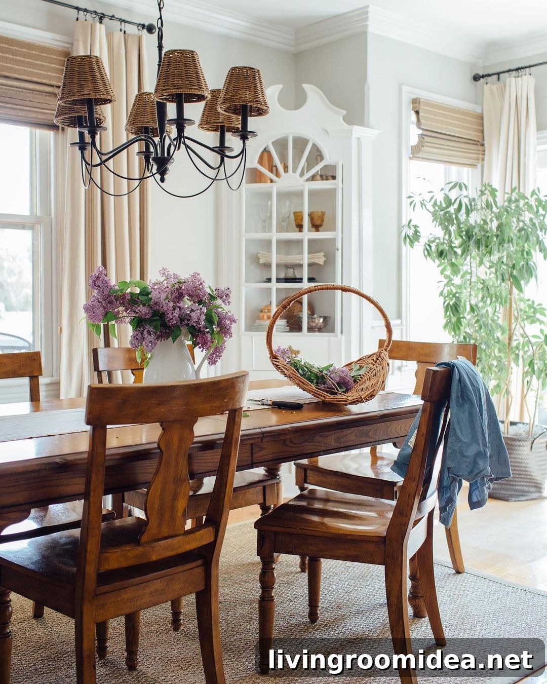 Cozy Inviting Dining Room Ideas for Relaxed Sunday Strolls and Scrolls 2 Cozy and inviting dining rooms in today's Strolls and Scrolls Inspiration post!