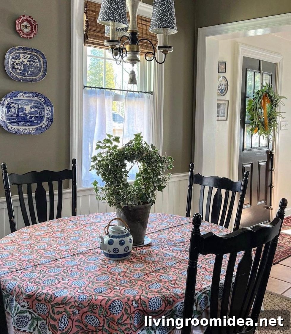 Cozy Inviting Dining Room Ideas for Relaxed Sunday Strolls and Scrolls 4 Cozy and inviting dining rooms in today's Strolls and Scrolls Inspiration post!