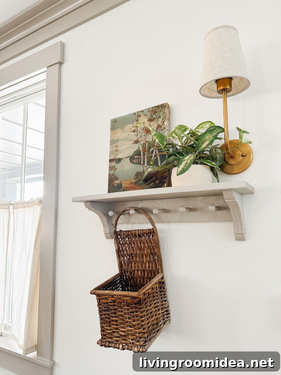 Mail basket on pegs 