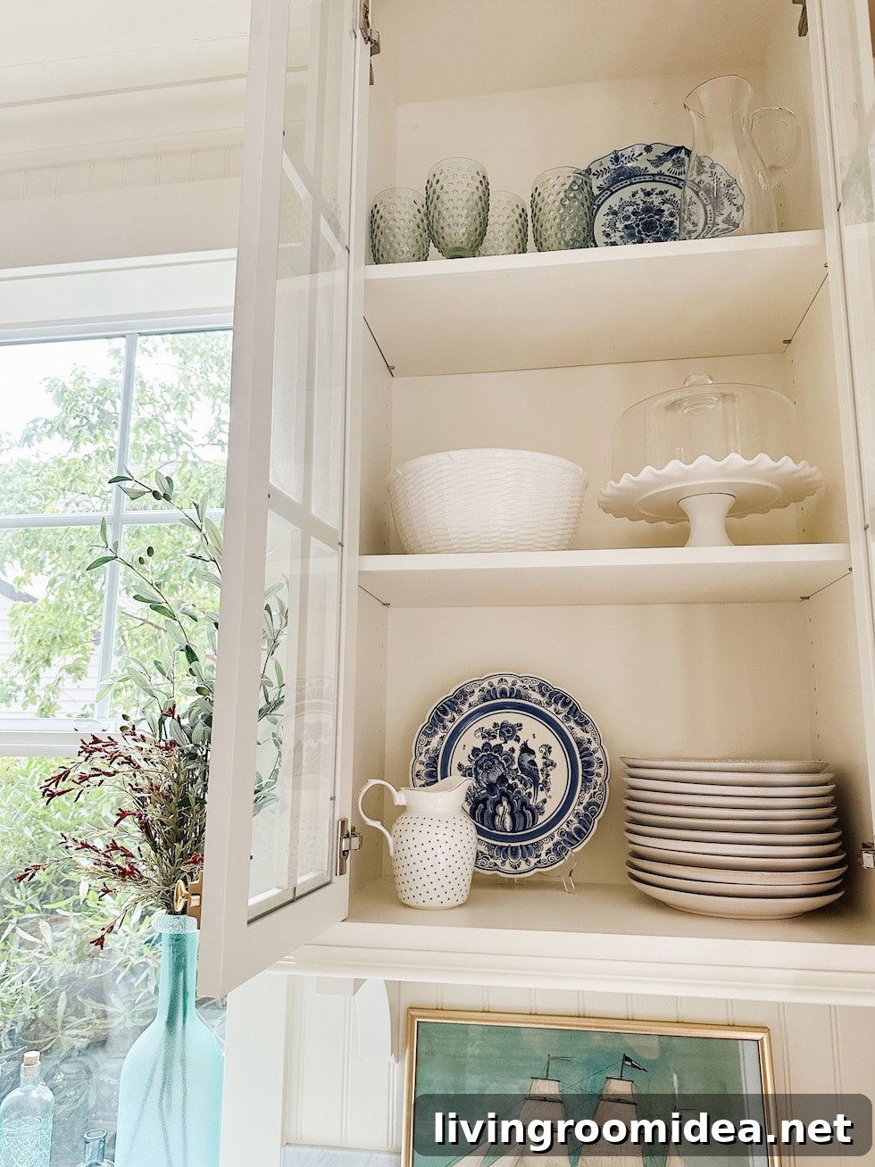 Kitchen Cabinets Unveiled: Styling Ideas for Glass-Front Cabinets 6 Styling glass cabinets
