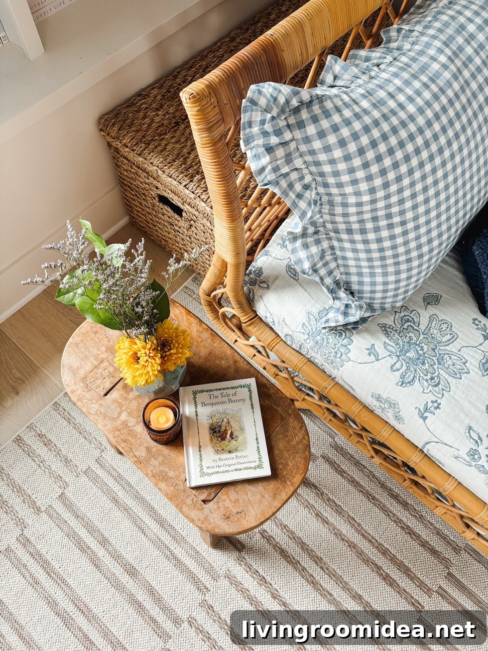 End table in the Snug
