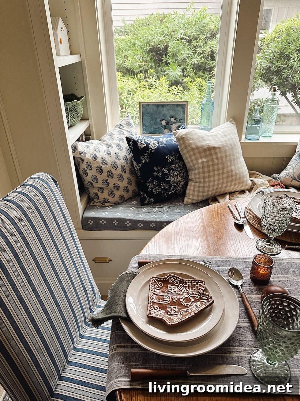 Dining room banquette 