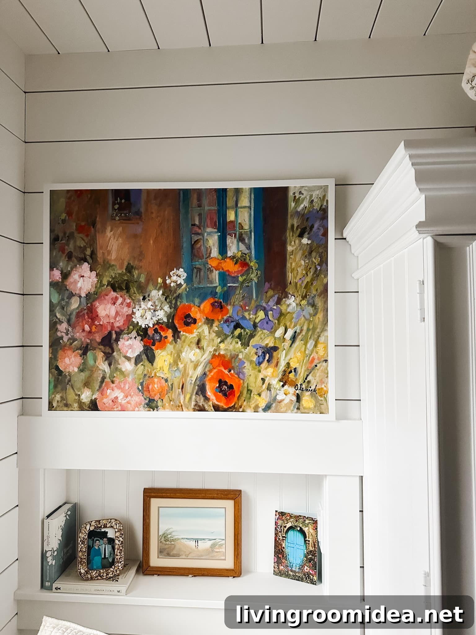 Tiny cottage details
