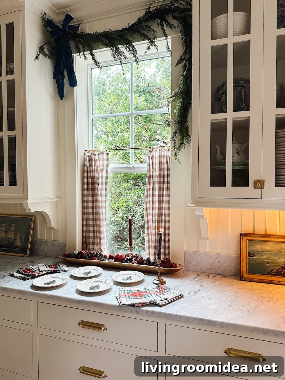 Table setting: plates and napkins