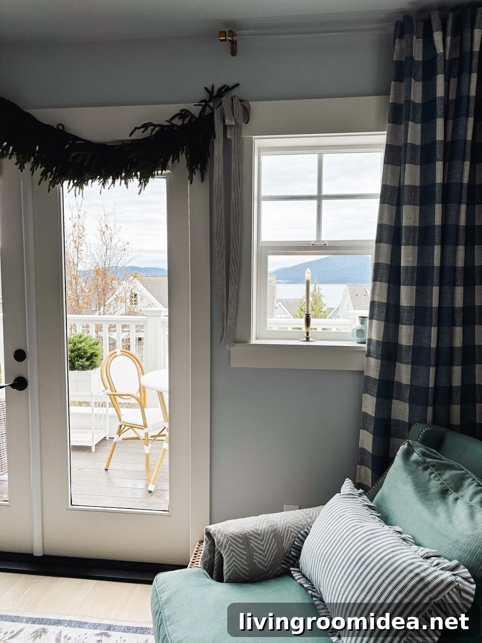 Coastal Cottage Christmas Home Tour 2024: Holiday Decorating Ideas 17 img 173485 22 1