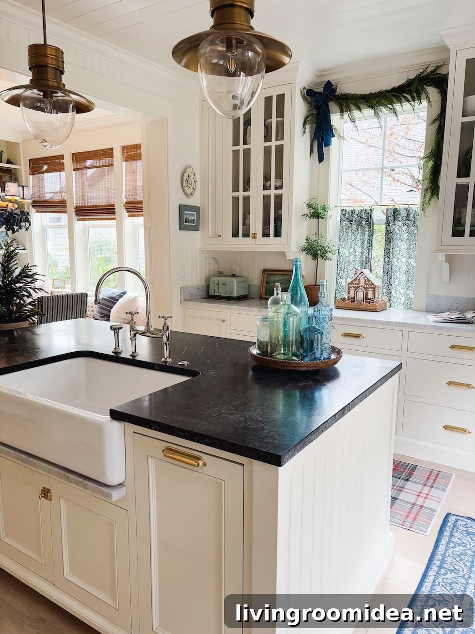 Coastal Cottage Christmas Home Tour 2024: Coastal Holiday Decor Ideas 32 img 173485 38