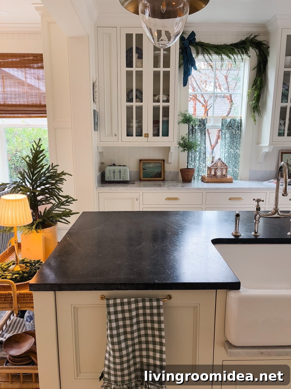 Coastal Cottage Christmas Home Tour 2024: Holiday Decorating Ideas 33 img 173485 39 1