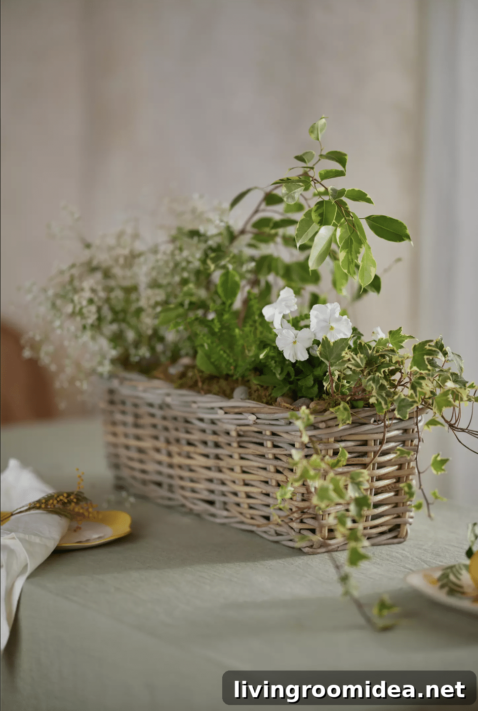Spring Indoor Planters: Stylish Pots for Blooming Houseplants 4 img 175812 4 2