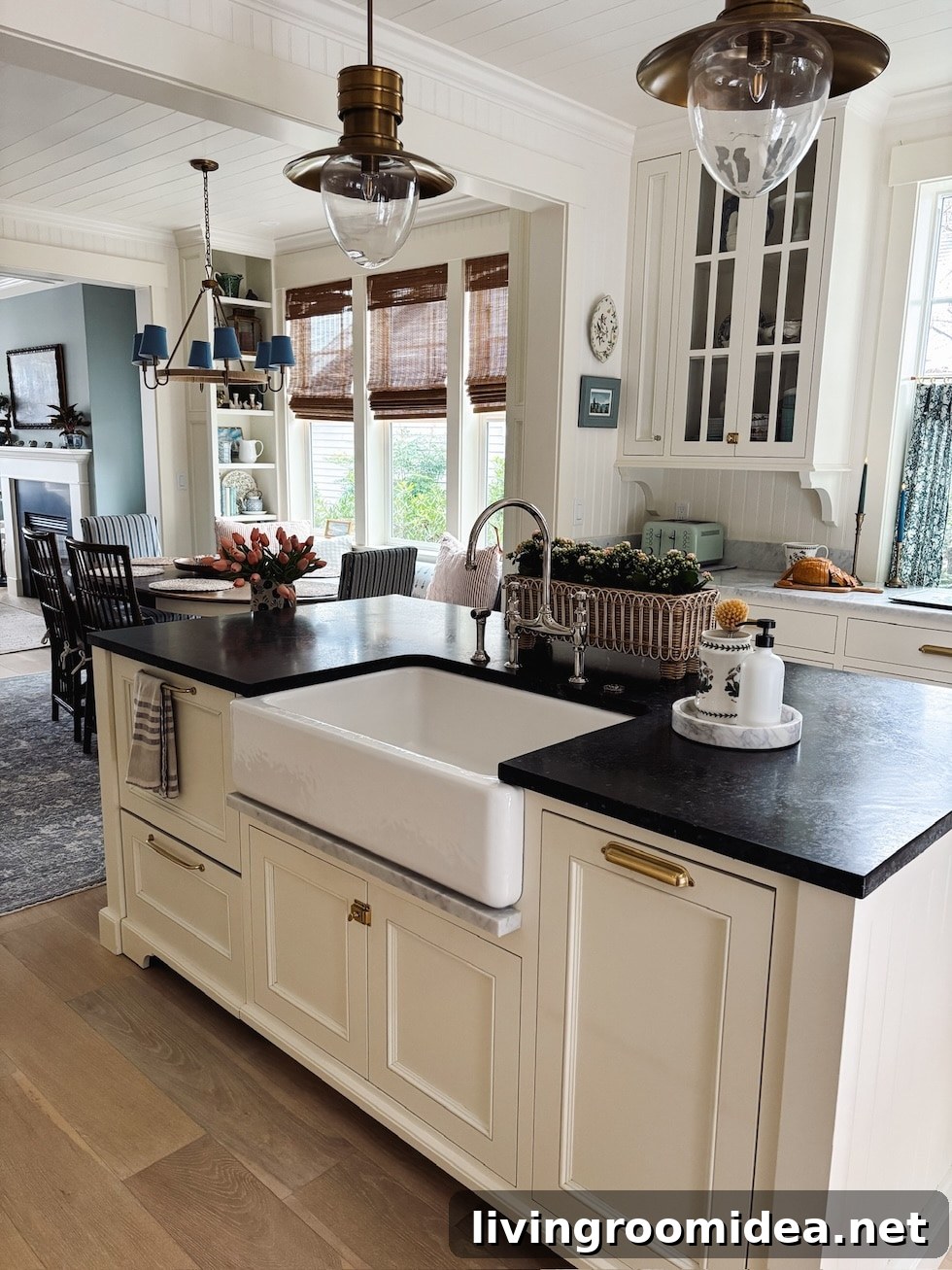 Cottage by the Sea: 5 Coastal Design Ideas for a Serene Home 3 img 176687 2
