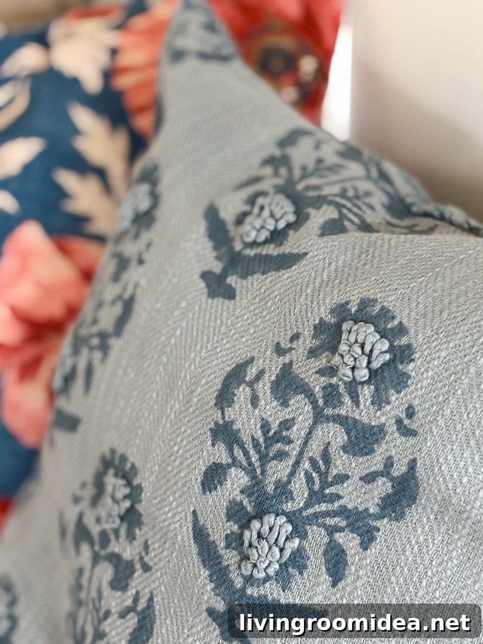 Cottage-Style Throw Pillow Pairings for Spring and Summer Living Rooms 13 img 177047 12 1