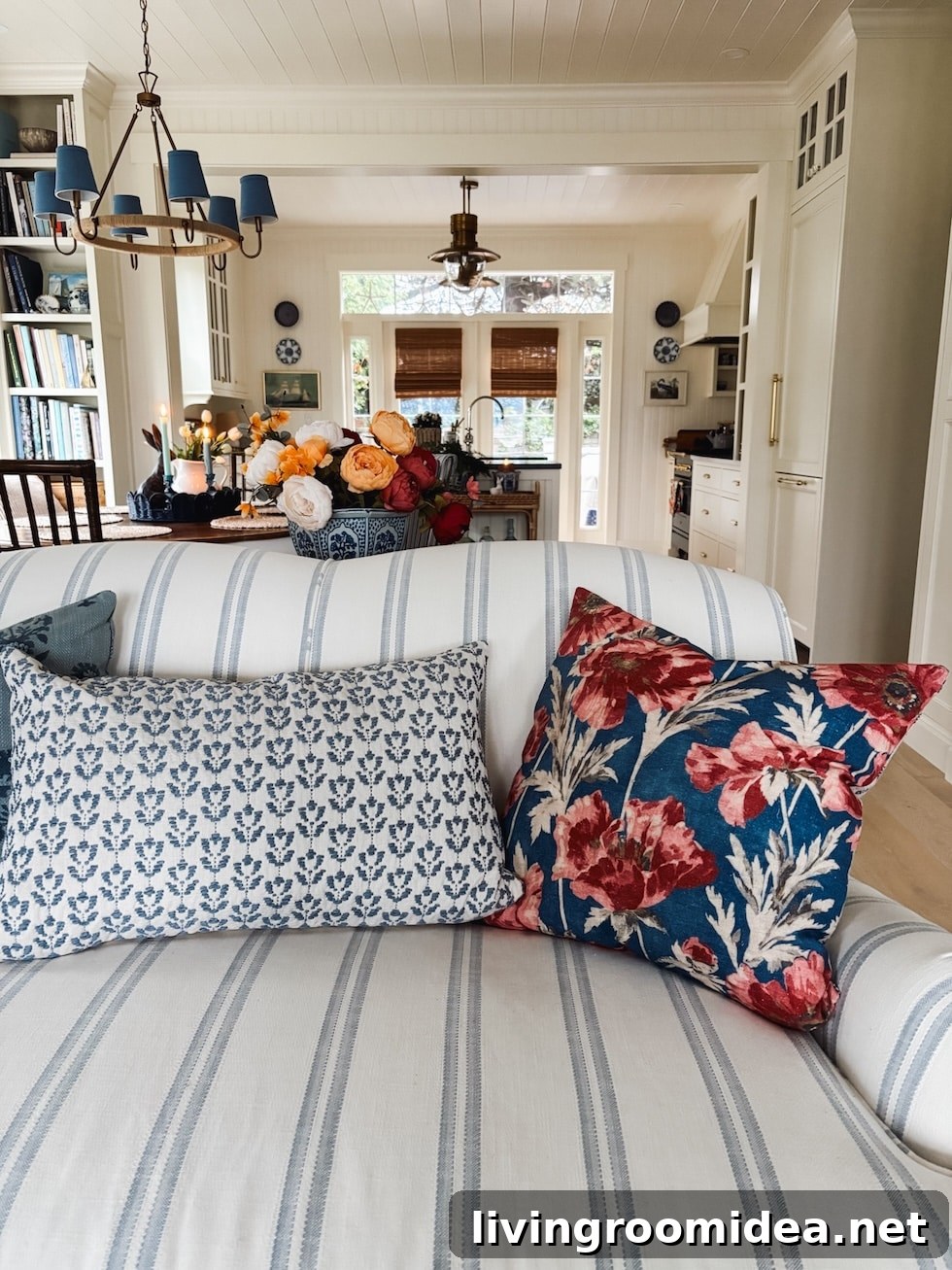 Cottage-Style Throw Pillow Pairings for Spring and Summer Living Rooms 15 img 177047 14 1