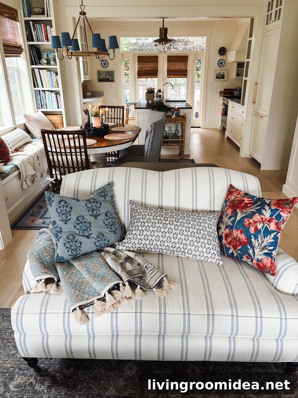 Cottage-Style Throw Pillow Pairings for Spring and Summer Living Rooms 4 img 177047 3 1