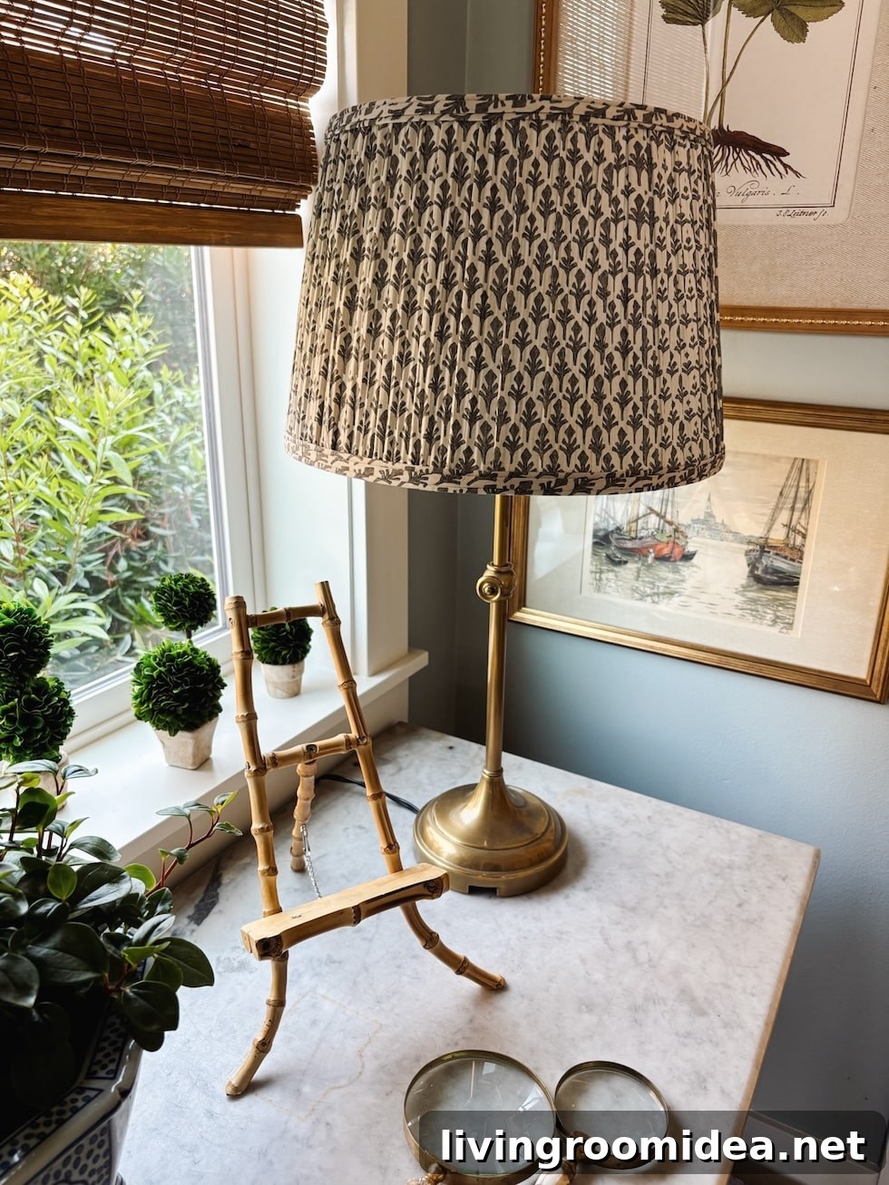 Elegant Bamboo Tabletop Easel for Displaying Artwork 5 img 180829 4