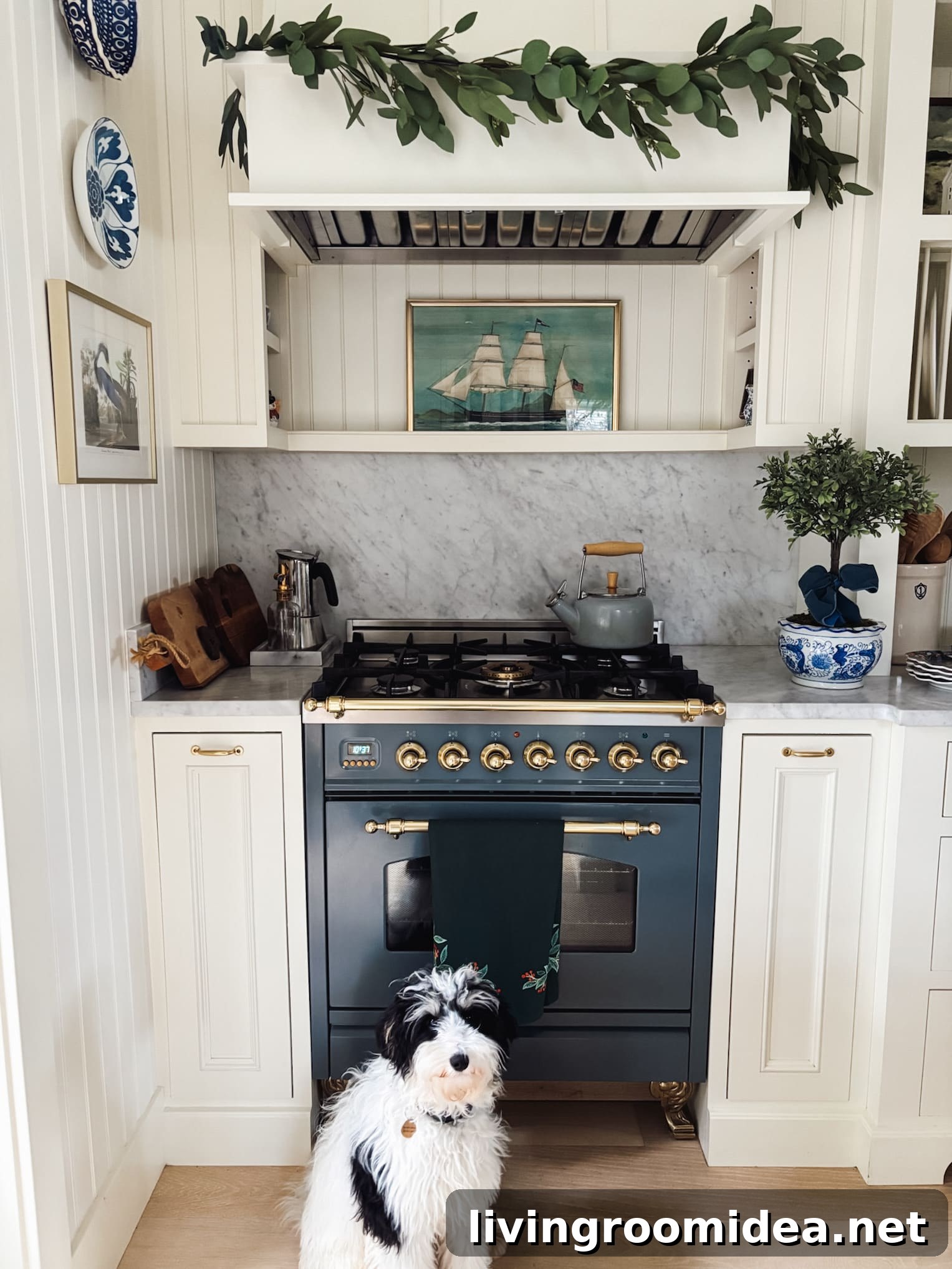 Nancy Meyers–Style Coastal Christmas: 9+ Cottage Decor Ideas 9 img 183517 10 1