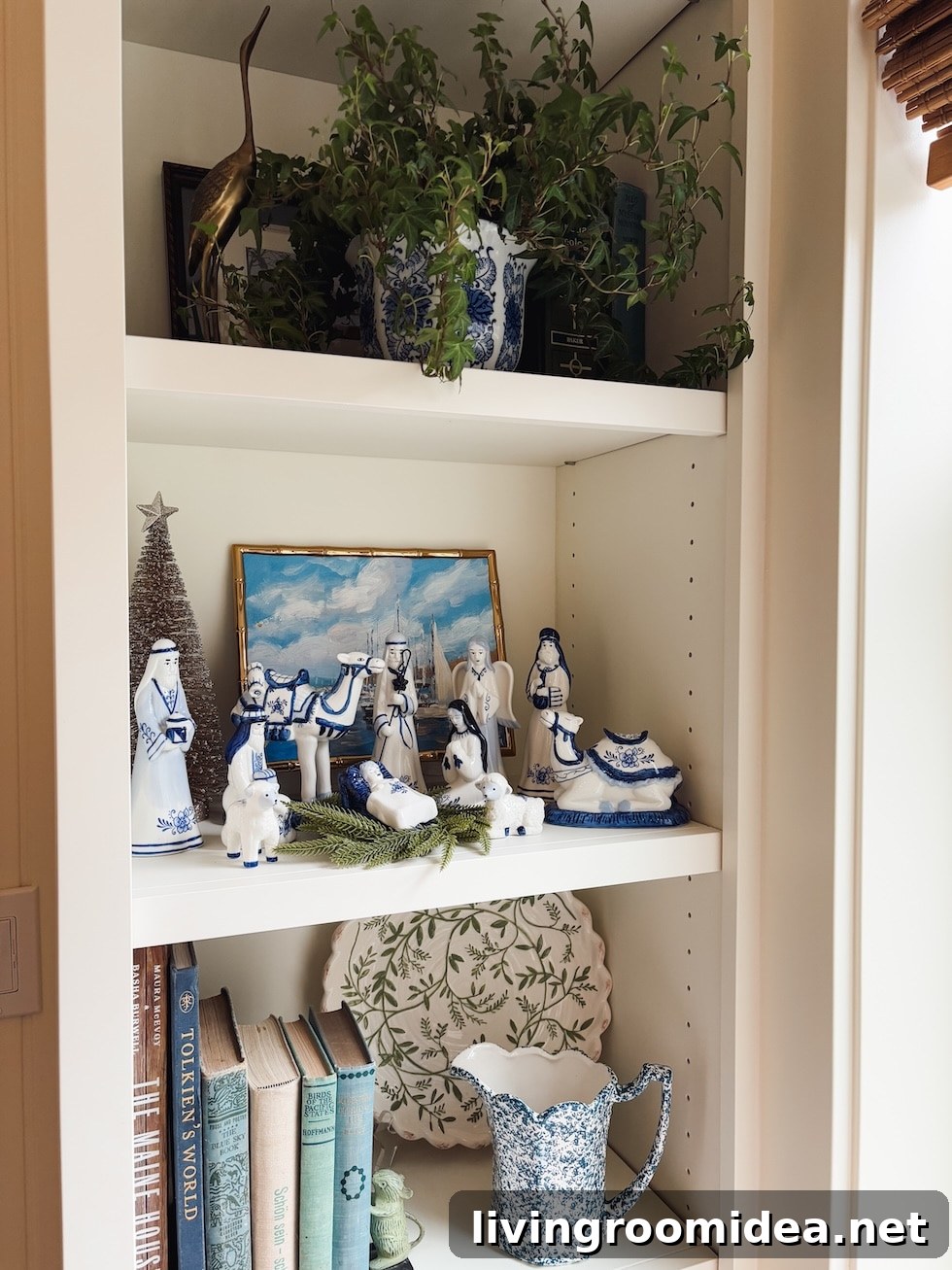 Nancy Meyers Coastal Cottage Christmas: 9+ Festive Decor Ideas 13 img 183517 15