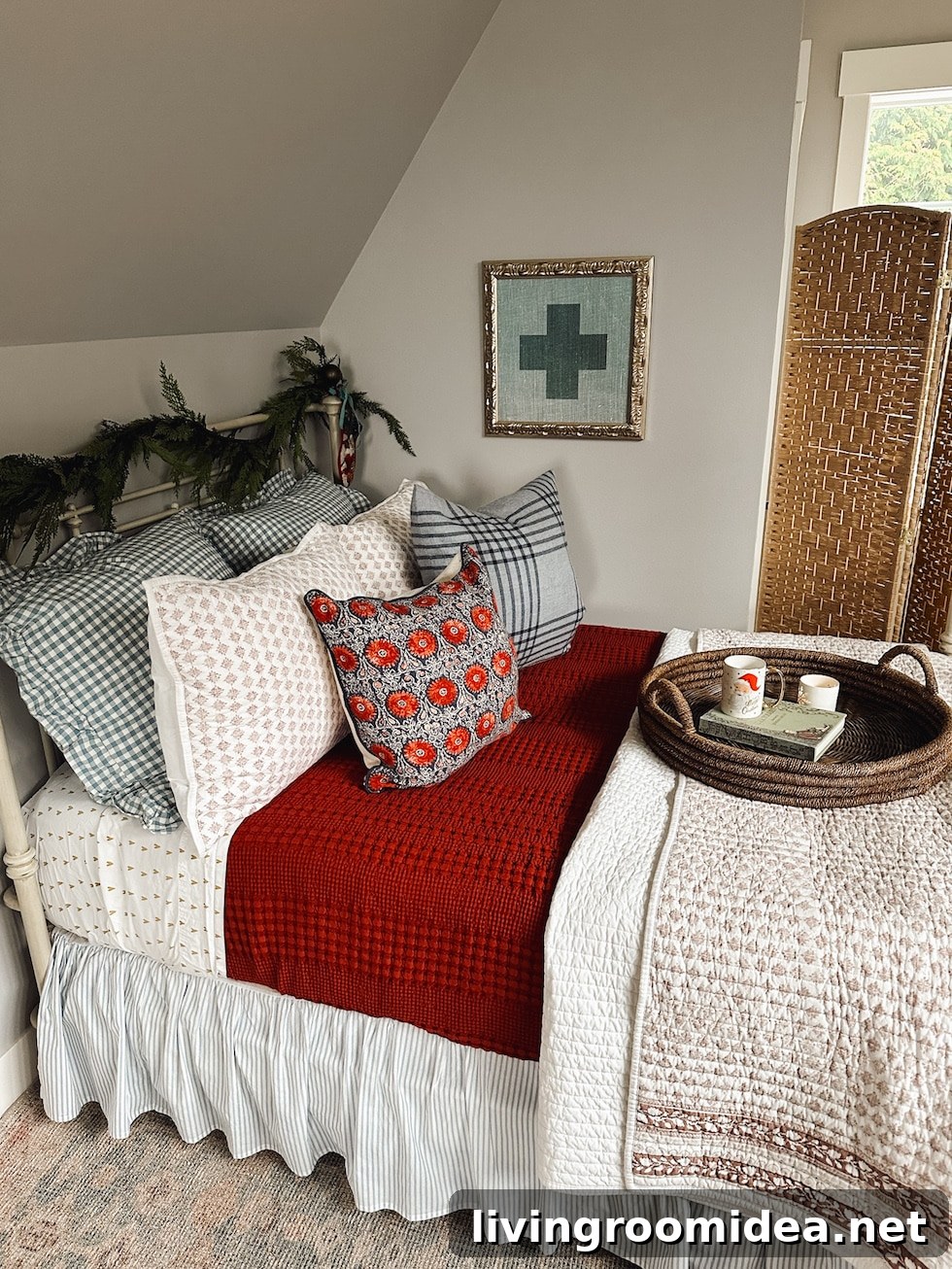 Nancy Meyers Coastal Cottage Christmas: 9+ Festive Decor Ideas 17 img 183517 22