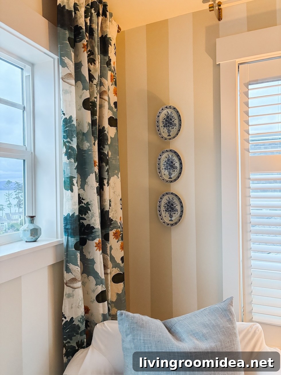 Striped Bedroom Tour: Christmas Decor Ideas and Styling Tips 12 img 185175 11 1