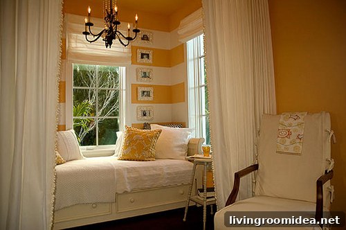 Daybed window seat