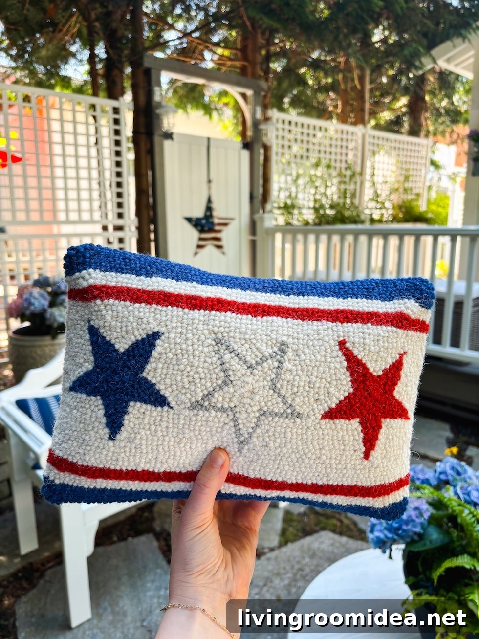 Summer-Ready Home: Stylish Red, White & Blue Decorating Ideas 10 img 193423 10