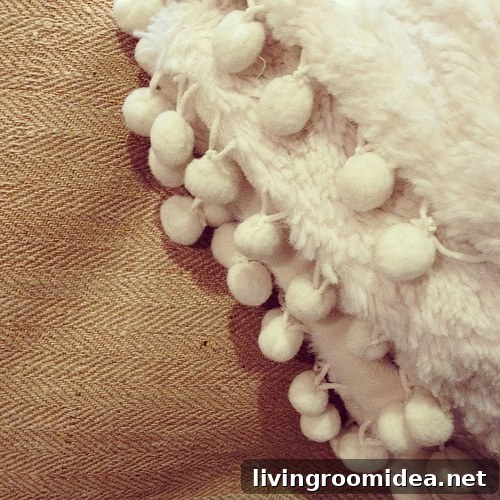 blanket-trim pompom trim