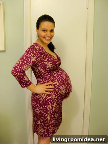Pregnancy announcement graphic