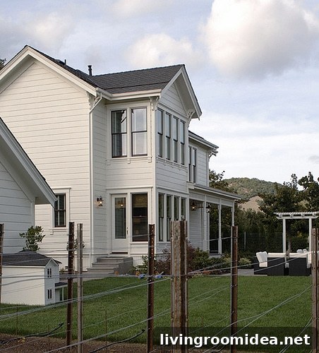 farmhouse style cottage