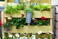 Pallet Garden DIY: Remix 2012 Ideas for Small Spaces