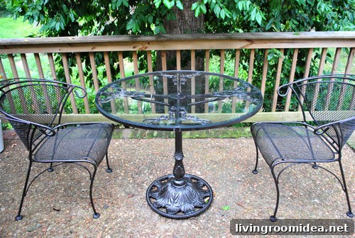 Patio set after painting