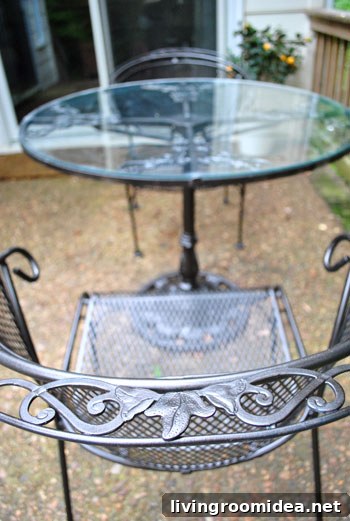 Patio chairs after painting