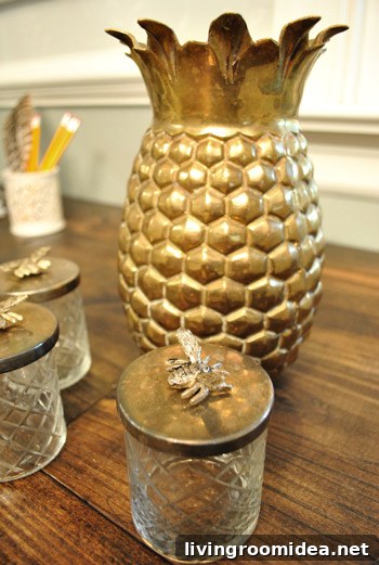 Matching jars with bee lids