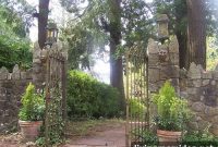 Entrance & Gate Ideas to Boost Your Home’s Curb Appeal