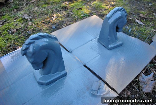 Primed horse heads