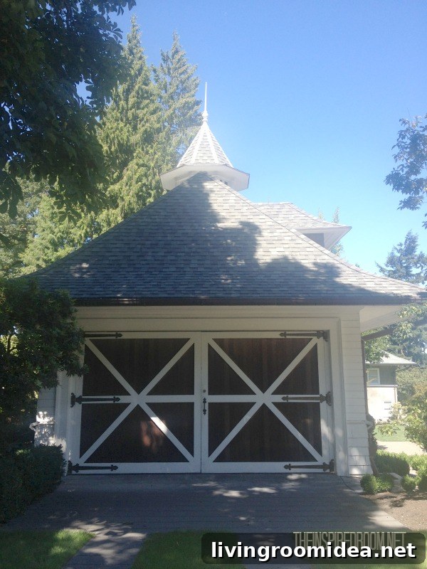 carriage house with barn doors