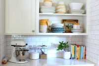 How to Display Dishes on Open Shelves Without Clutter