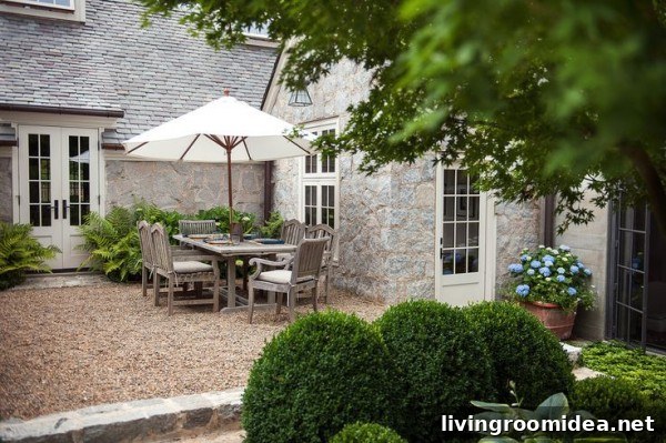 Pea Gravel Patio Ideas and Backyard Inspiration for Your Remodel 2 gravel patio with stone
