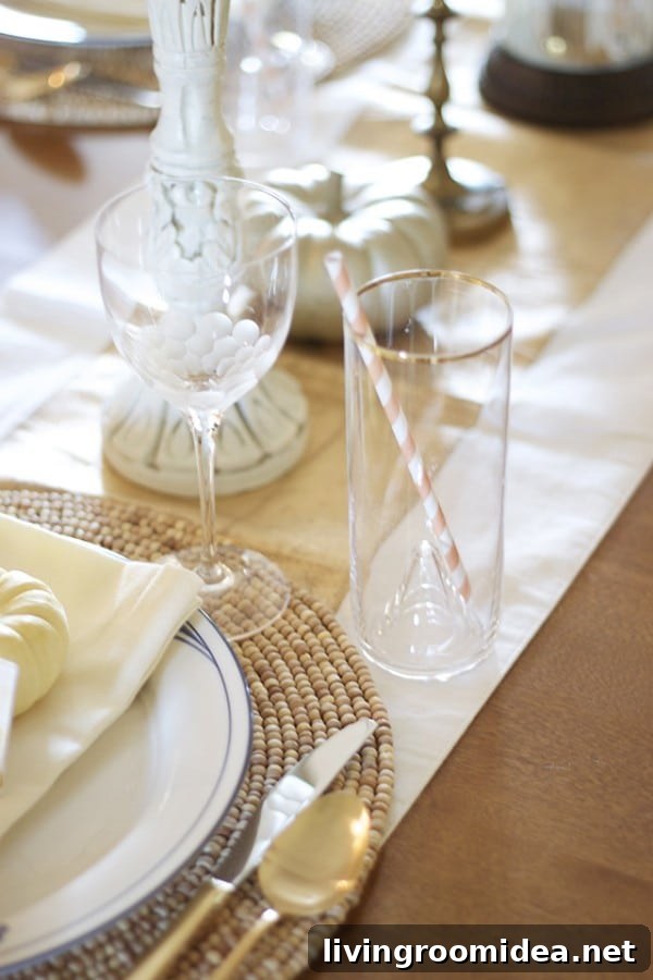 Pretty ideas for Thanksgiving tablescape with gold touches