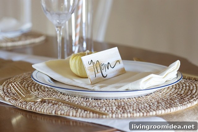 Gold DIY Place Cards for Thanksgiving Table