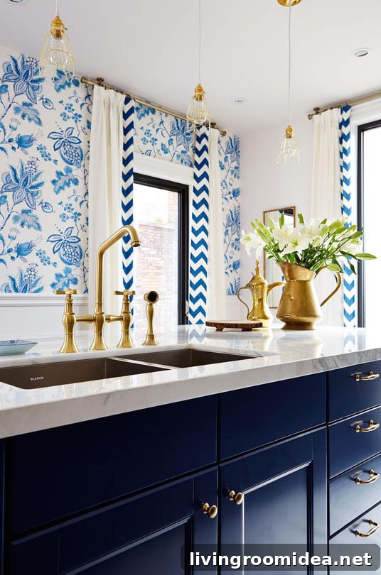 Wallpaper in the kitchen - Sarah Richardson Design