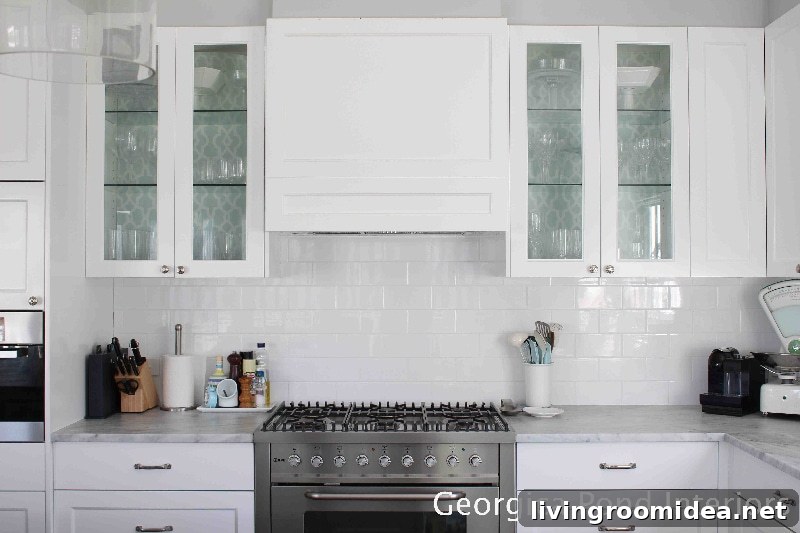 pretty white kitchen - georgica pond