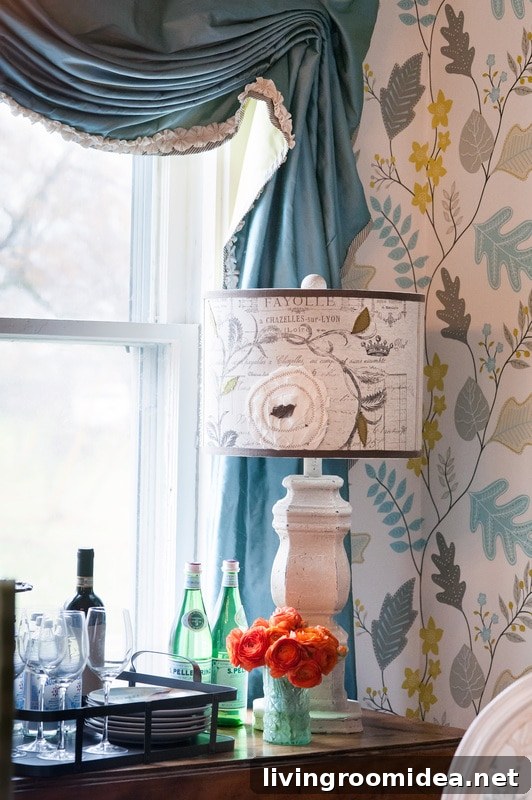 Charming Cottage Dining Room Ideas for Cozy, Dreamy Decor 5 Elan Interiors - Dining Room Wallpaper