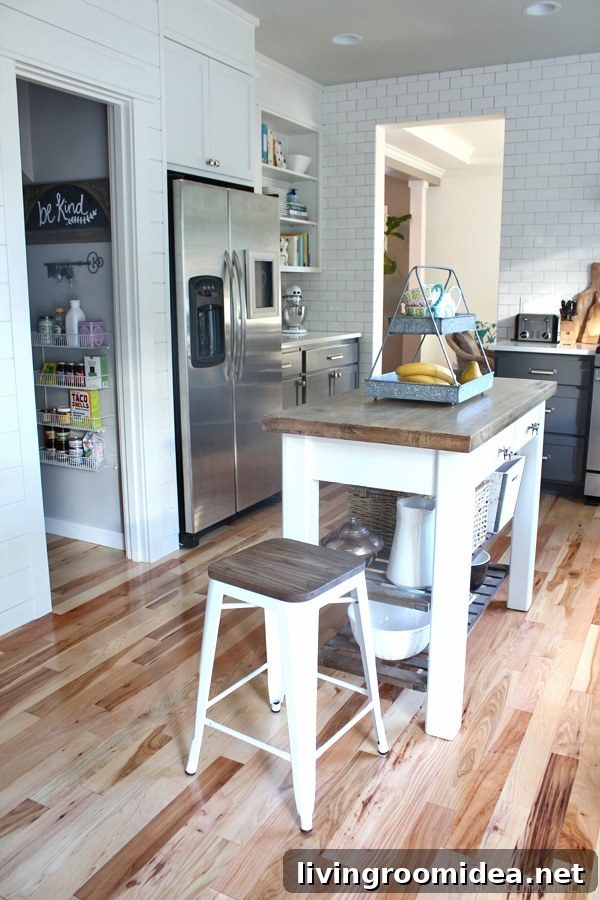 Kitchen upper cabinets