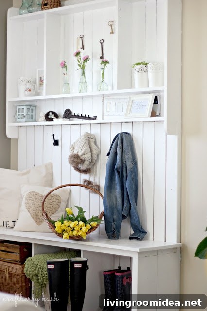 Pretty Entry Mudroom Bench
