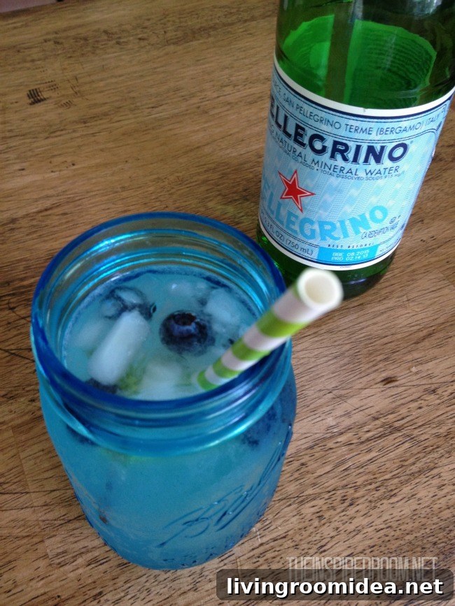 Brunch Menu Ideas and Entertaining Tips for Weekend Gatherings 7 blue mason jar summer drink