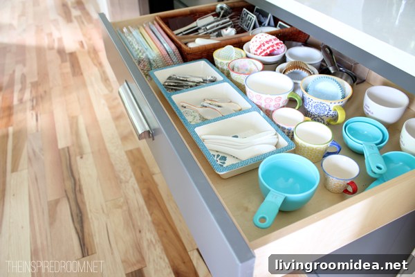 5 Minute Organizer: Organized Kitchen Baking Drawers