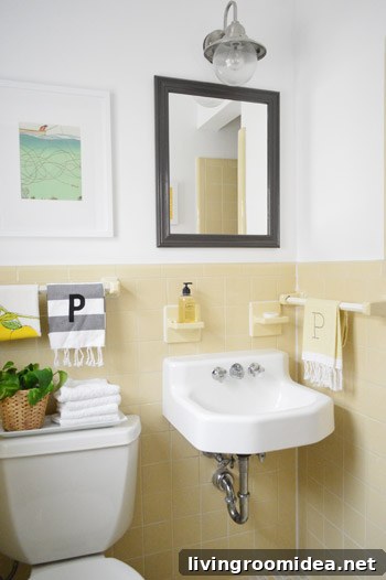 towels-and-mirror