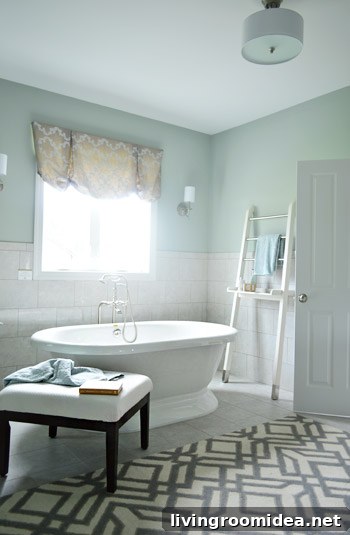 Freestanding tub