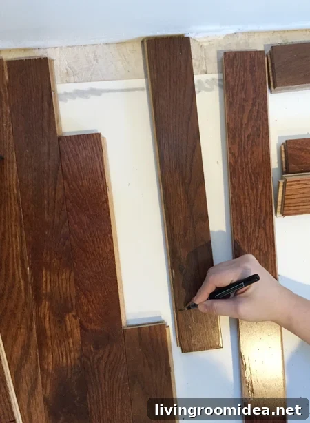 install hardwood flooring marking boards to cut