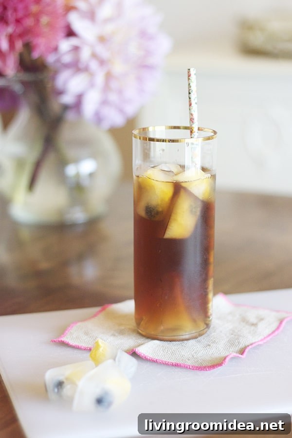 Transitioning to Autumn: Stylish Fall Wardrobe and Home Tips 9 Fruit Ice Cubes with Oranges and Blueberries